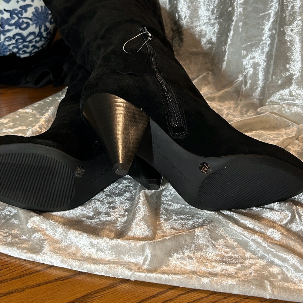 NWOB INC LEATHER BLACK SUEDE BOOTS 7 - Picture 9 of 11